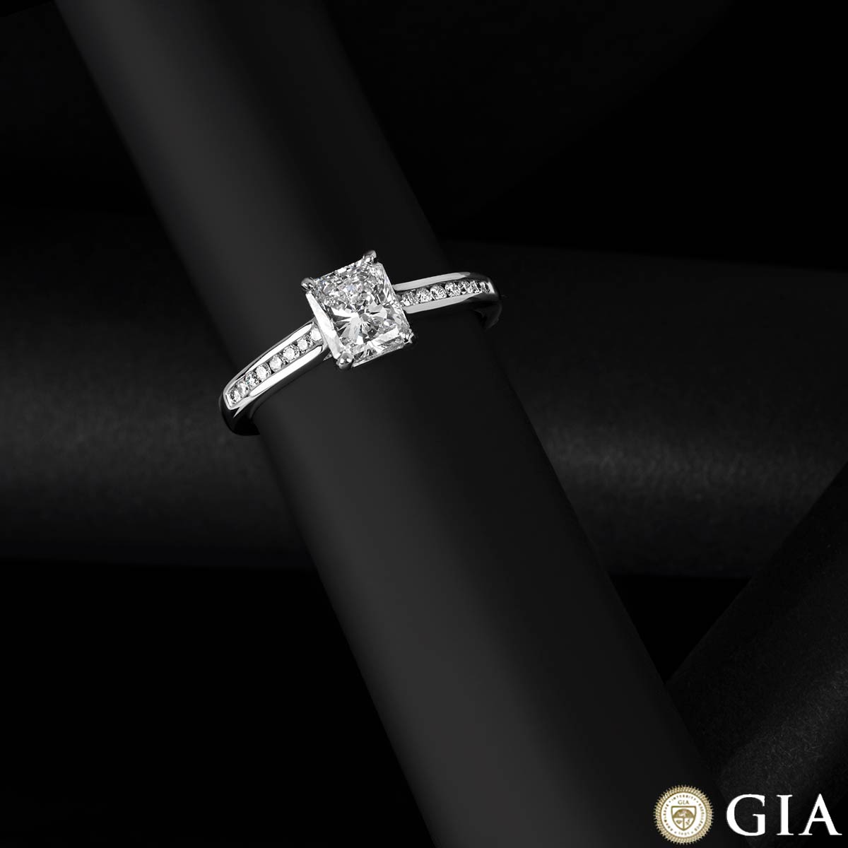 White Gold Radiant Cut Diamond Ring 1.01CT H/SI1