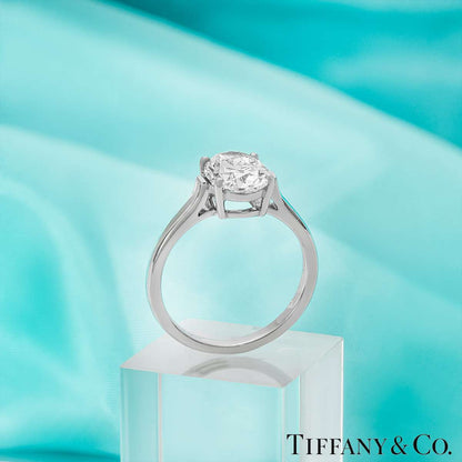 Tiffany & Co. Platinum Oval Cut Diamond Ring 2.06CT D/VVS2