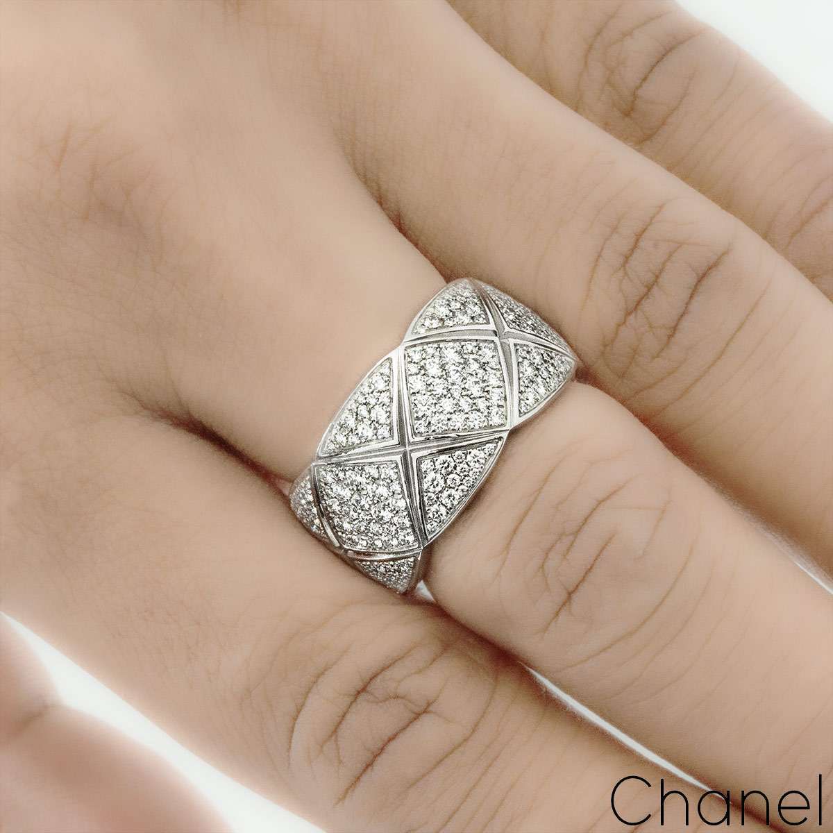 Chanel White Gold Diamond Coco Crush Ring Size 51 J10955