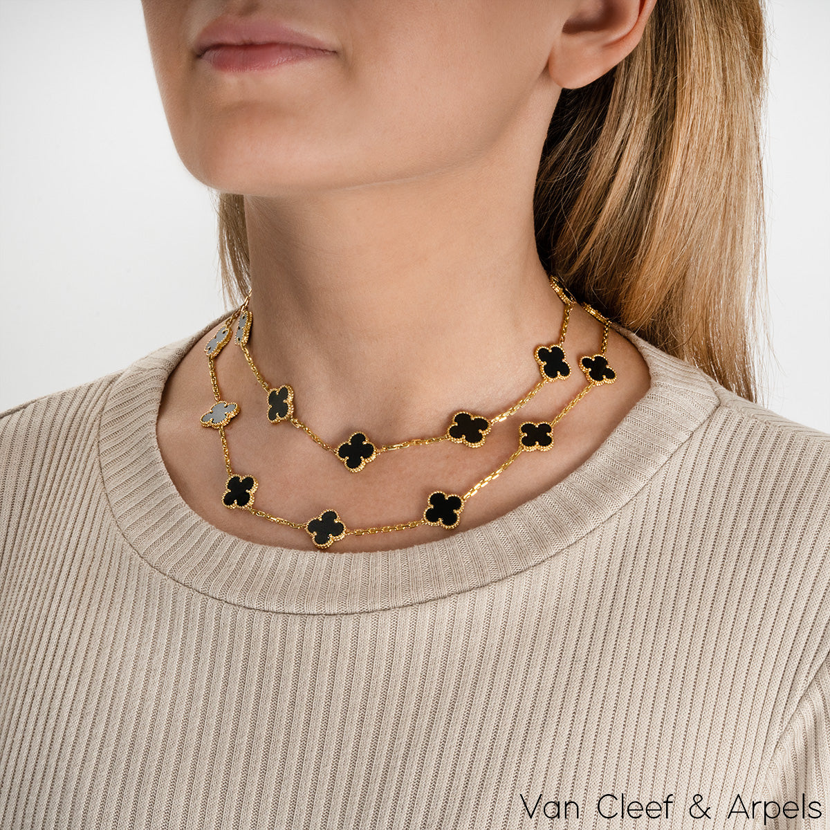 Van Cleef & Arpels Yellow Gold Onyx Vintage Alhambra 20 Motif Necklace VCARA43100