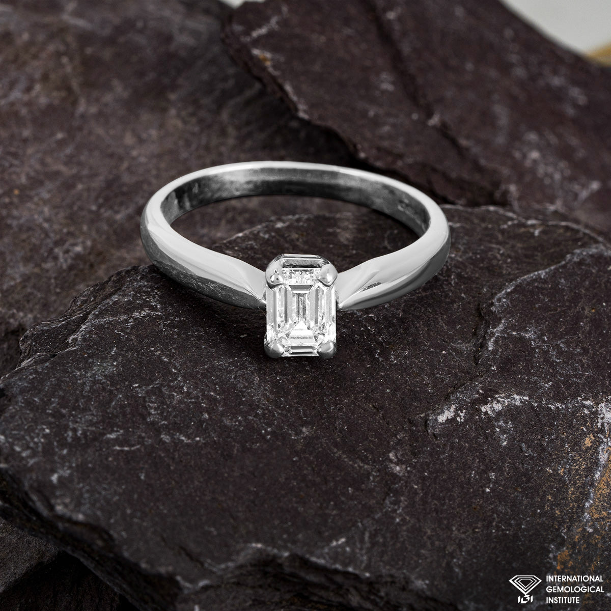 White Gold Emerald Cut Diamond Ring 0.73CT G/VS2