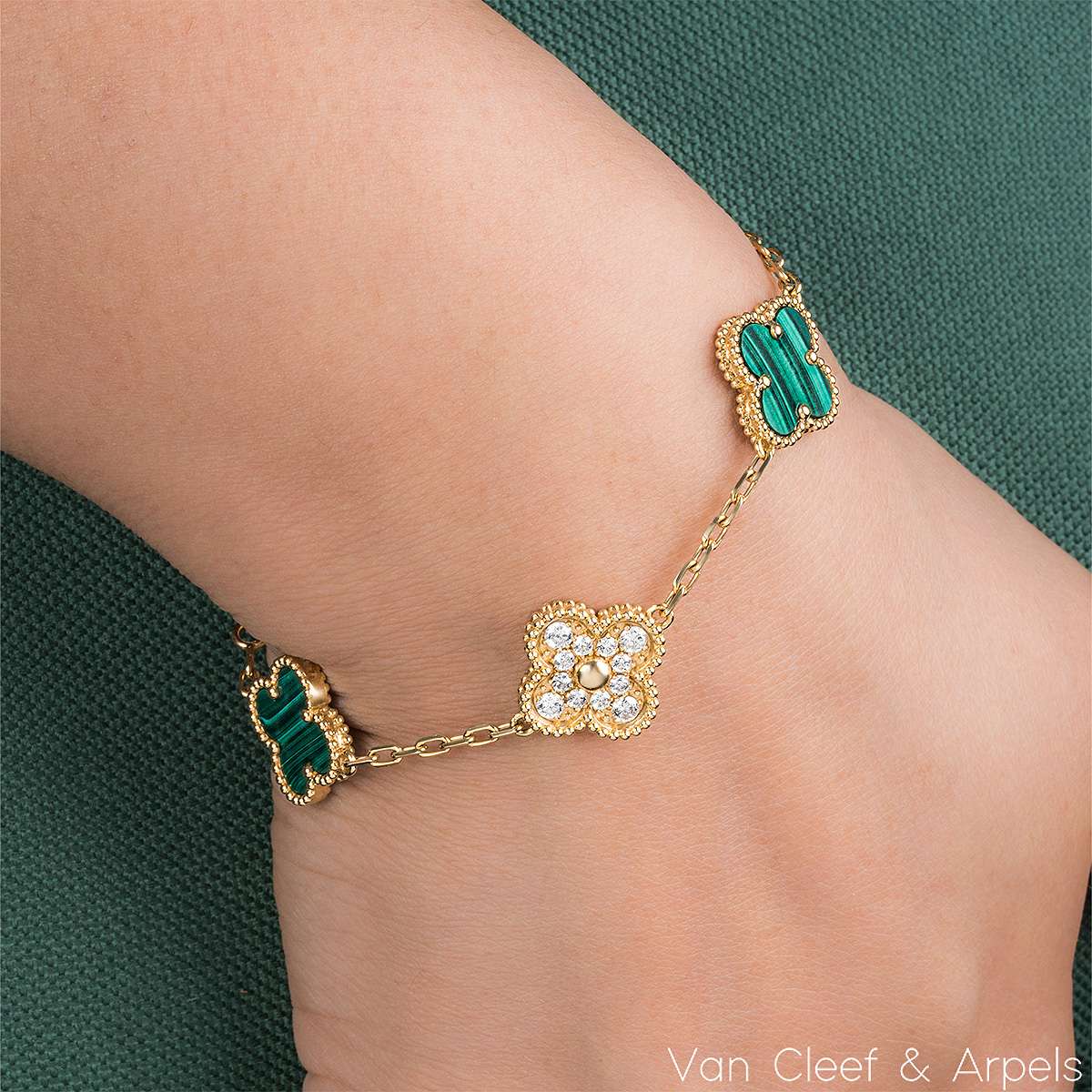 Van Cleef & Arpels Malachite & Diamond Vintage Alhambra 5 Motif Bracelet VCARO7GQ00