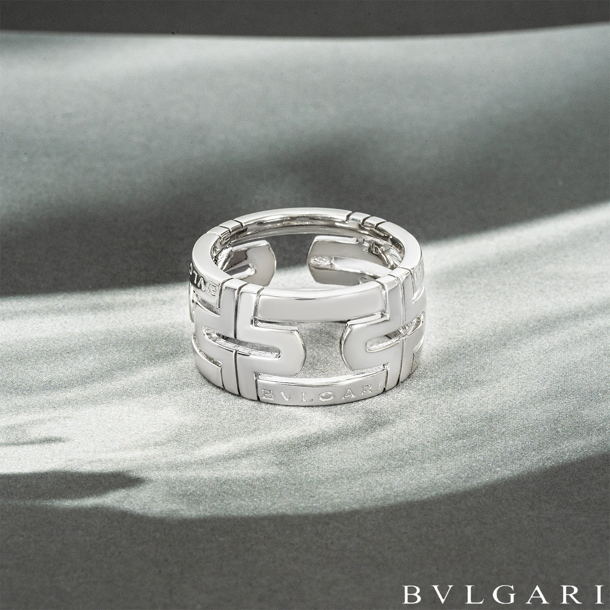 Bvlgari White Gold Parentesi Ring Size 56