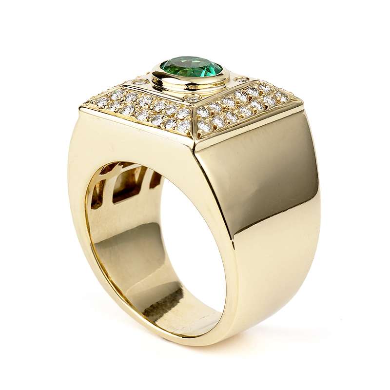 18YG Emerald Ring 0.65ct and Diamond Ring | Rich Diamonds