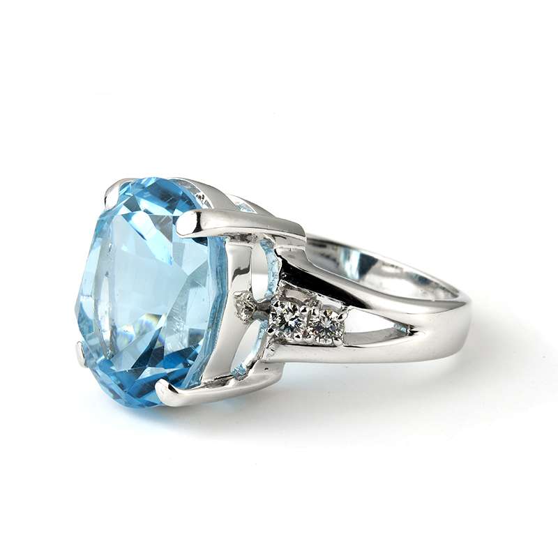 18WG Diamond and Topaz Ring | Rich Diamonds