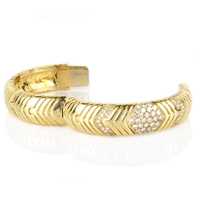 18k Yellow Gold Diamond Hinged Bangle | Rich Diamonds